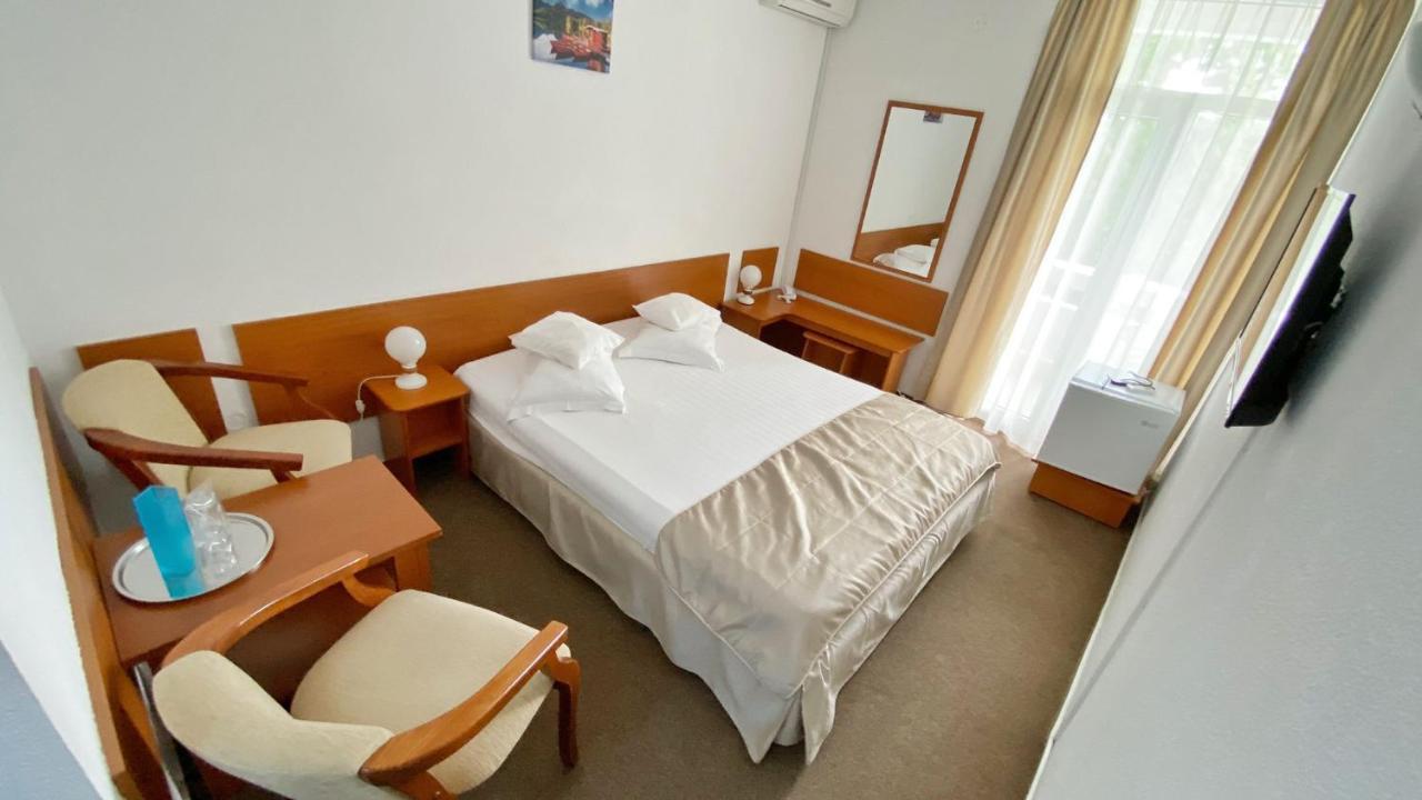 Hotel Decebal Neptun Bagian luar foto