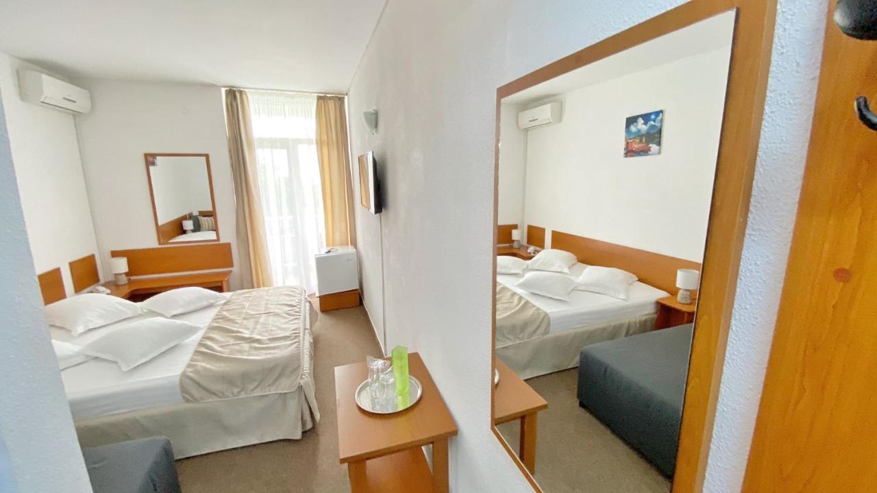 Hotel Decebal Neptun Bagian luar foto